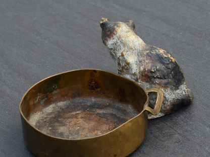 Rare & Fun Austrian Vienna Cold Painted Bronze Ashtray with Cat Holding Nose6