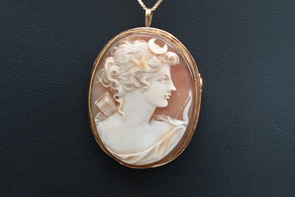Antique Cameo Hand-Carved Profile of Goddess Diana (Artemis) 18K YG Pendant2