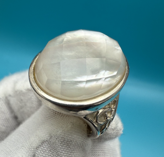 Vintgage Whitney Kelly Sterling Silver Ring with Faceted Mother of Pearl 1