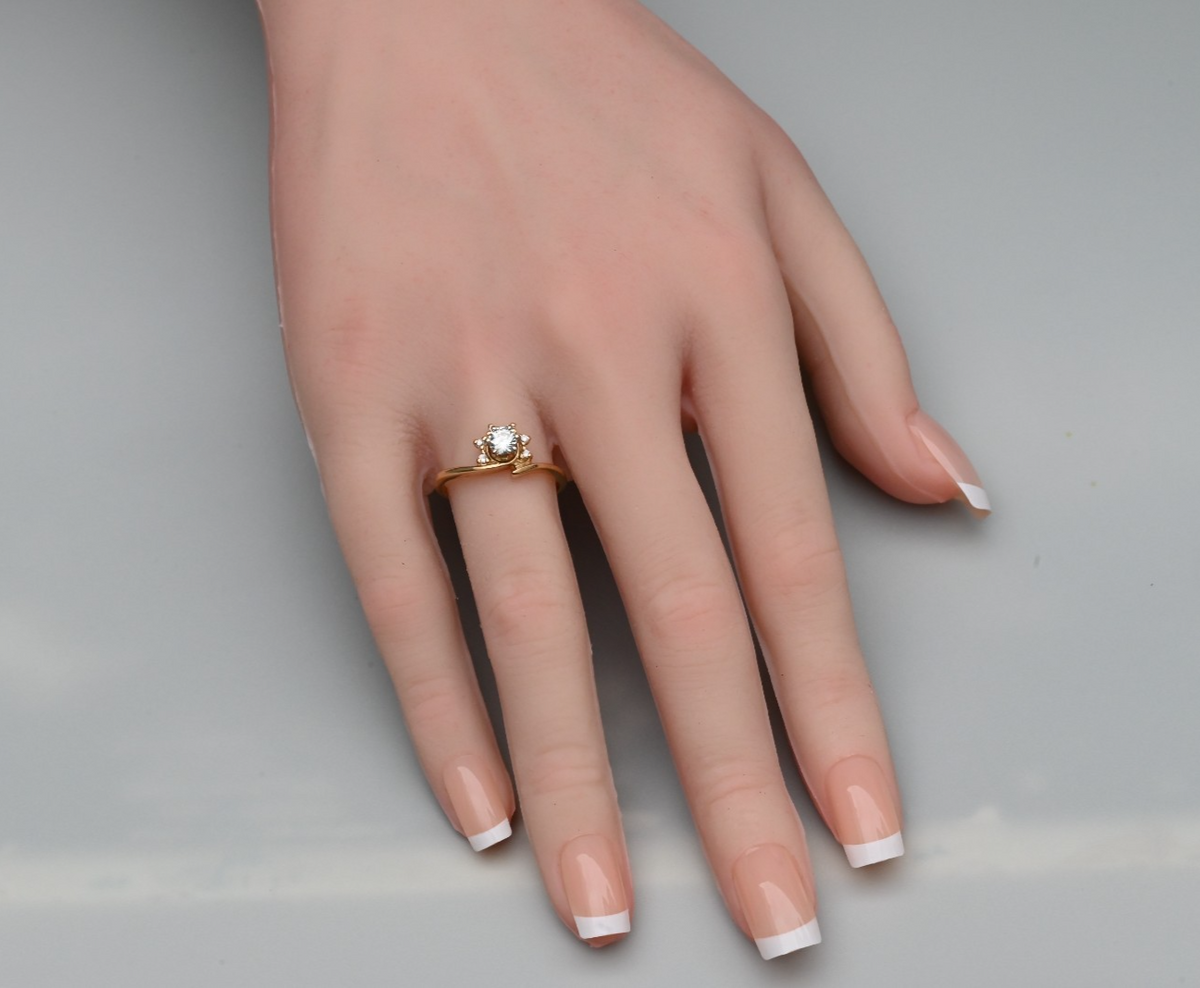 Beautiful Snowflake-Inspired Halo Ring with Round Natural Diamonds 14k YG3