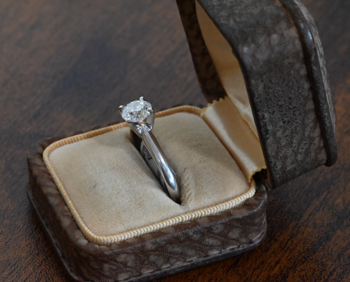 Superb .95ct Color I   J Natural Round Brilliant Diamond Solitaire Ring IGI Cert2
