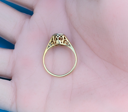 Beautiful Antique Art Deco 1920s Engagement Ring with Natural Diamond in 14K YG8