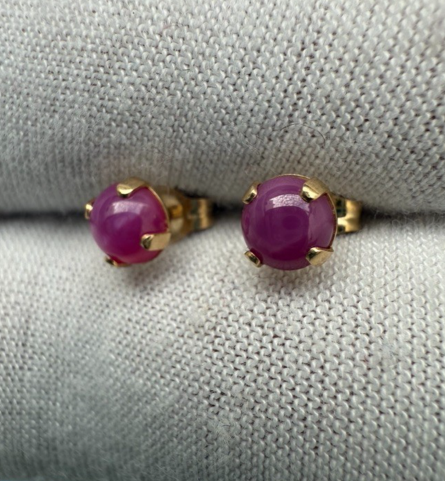 Beautiful Vintage 14k Yellow Gold & Pink Sapphire Stud Earrings1