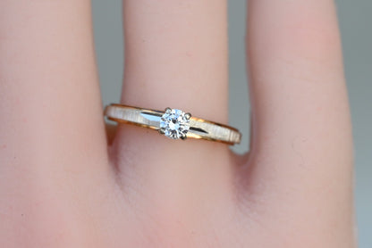 Wonderful Vintage Two Tone 14k Gold Ring with Clean .25 ct Round Diamond4