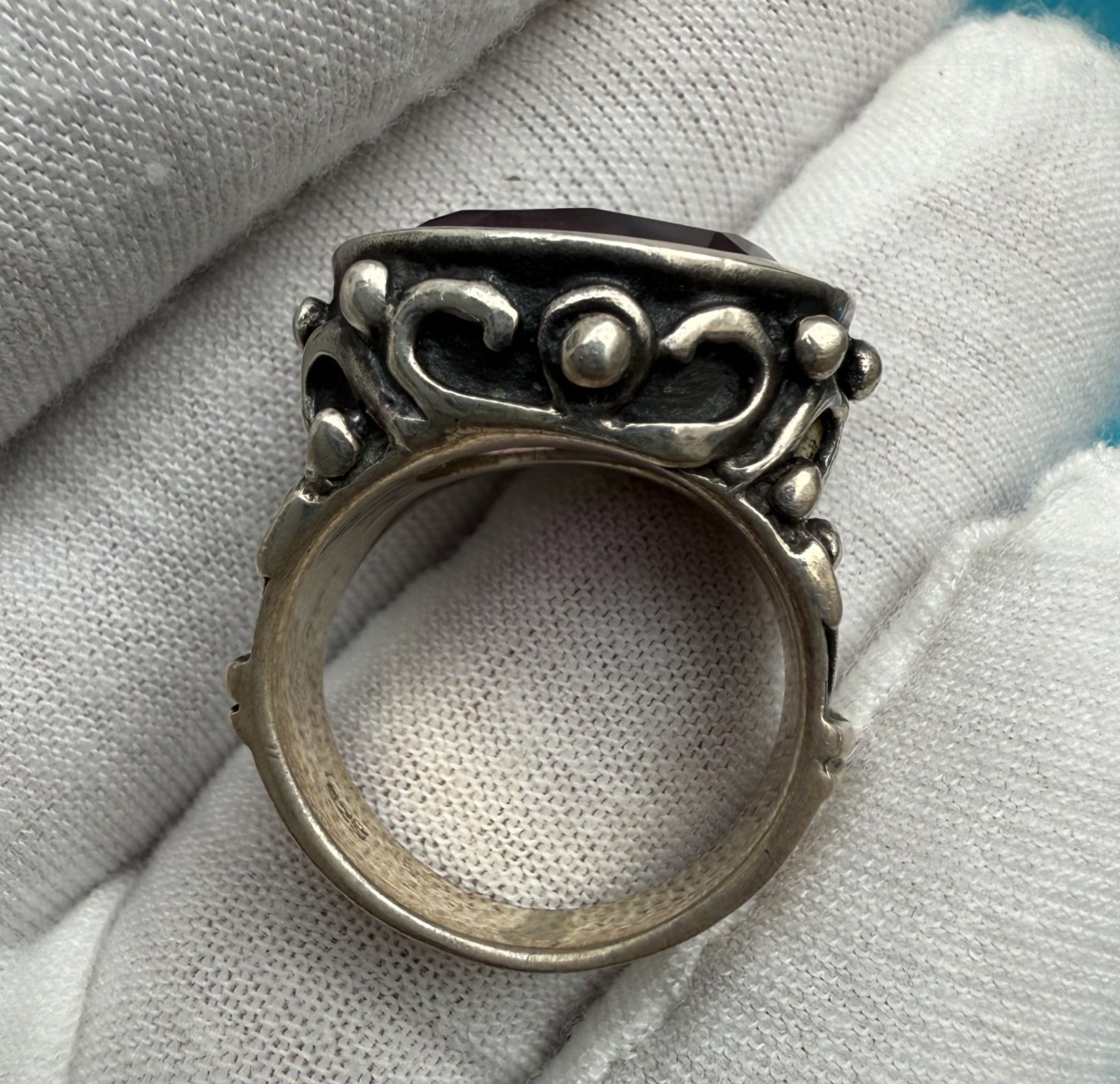 Amazing Sterling Silver Ring with Large Faceted Amethyst Gemstone4
