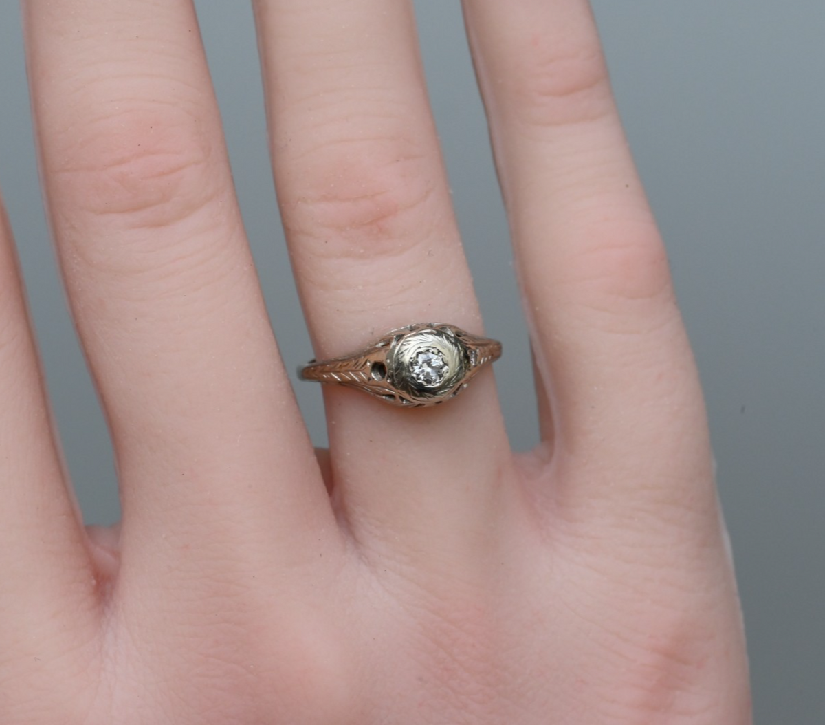 Lovely Art Deco era Ring with Intricate Filigree Work & Antique Cut Diamonds3