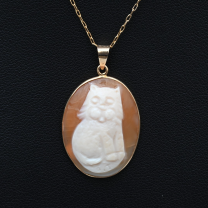 Lovely Antique / Vintage 14K Yellow Gold Italian Cameo Pendant of a Sitting Cat0
