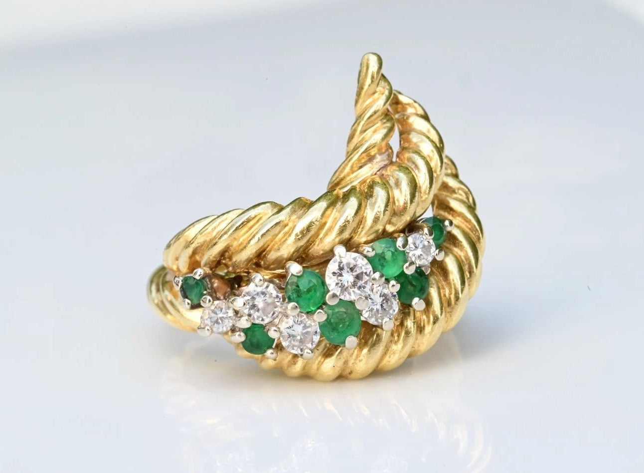 Gorgeous Vintage Designer Diamond & Emerald 18k Yellow Gold Ring3