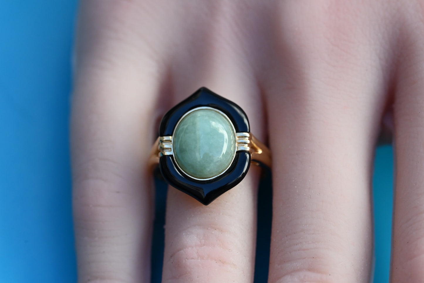 Stunning 14K Yellow Gold Jade & Onyx Ring2