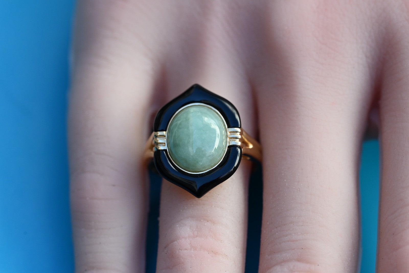 Stunning 14K Yellow Gold Jade & Onyx Ring2