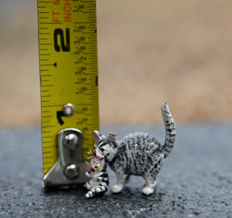 Antique Cold Painted Austrian Vienna Bronze Figure of Cat Carrying Kitten5