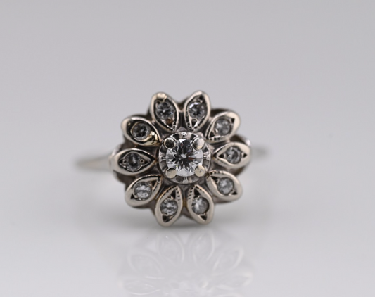 Gorgeous Early Vintage 14k White Gold Star Diamond Ring0
