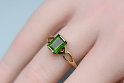 Lovely Vintage Ring featuring Natural Green Tourmaline in a 14K Yellow Gold0