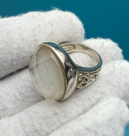 Vintgage Whitney Kelly Sterling Silver Ring with Faceted Mother of Pearl 12