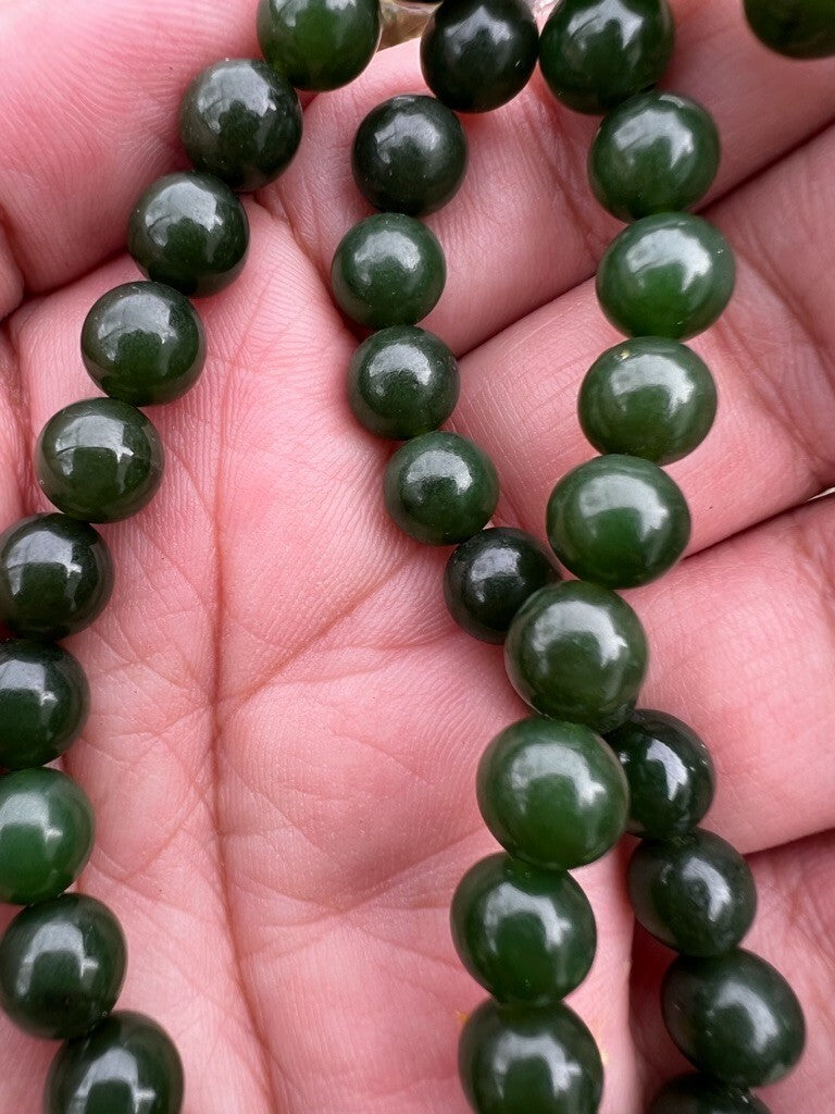 Small Green Antique / Vintage Spinach Natural Nephrite Jade Beaded Necklace3