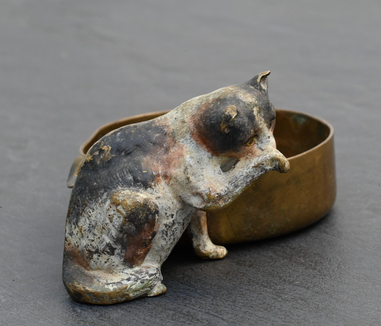 Rare & Fun Austrian Vienna Cold Painted Bronze Ashtray with Cat Holding Nose2
