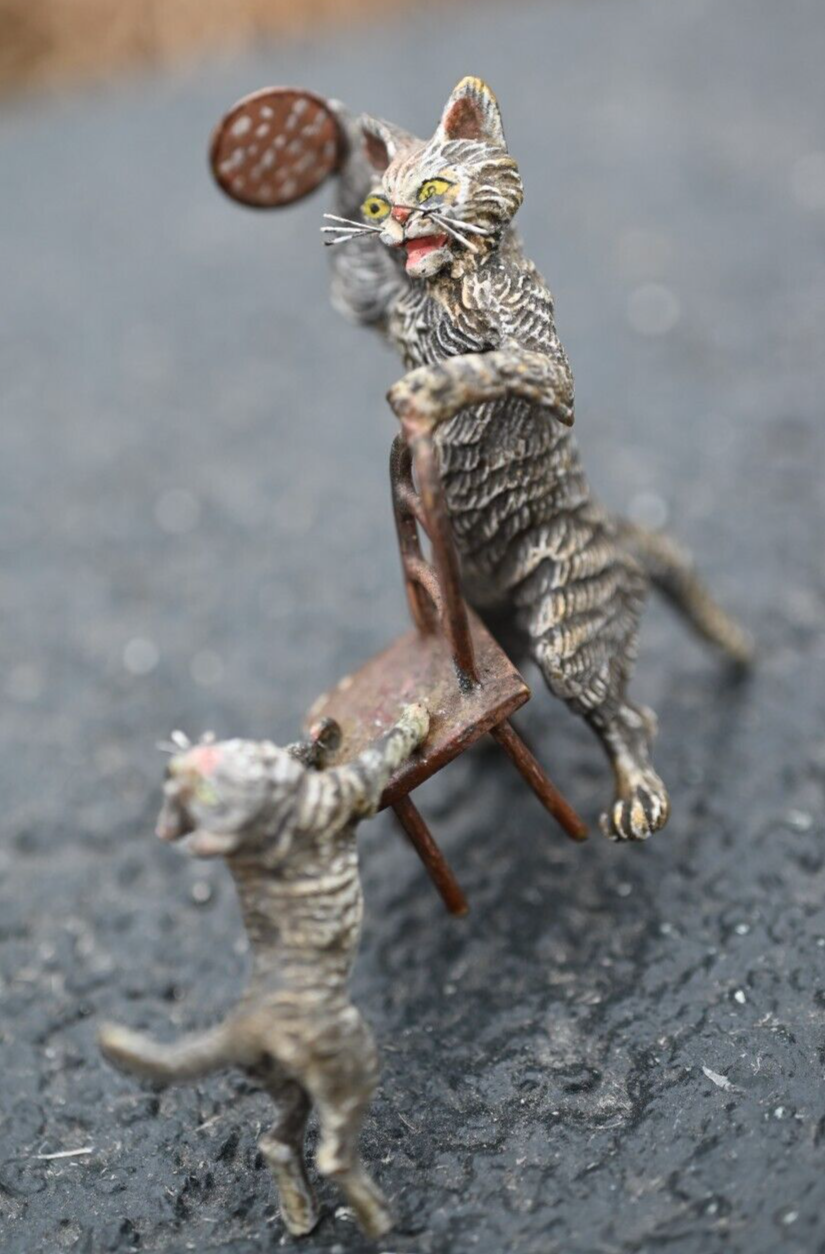 Amusing Antique Cold Painted Austrian Vienna Bronze Figure of Kitten in Trouble3
