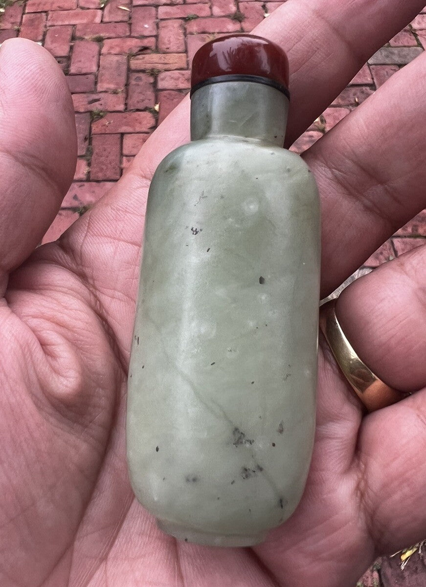Elegant Antique / Vintage Chinese Hand Carved Natural Jade Snuff Bottle1