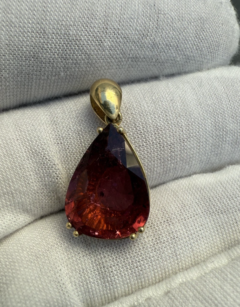 Superb Antique / Vintage Plum Red Natural Tourmaline & 18K Yellow Gold Pendant0