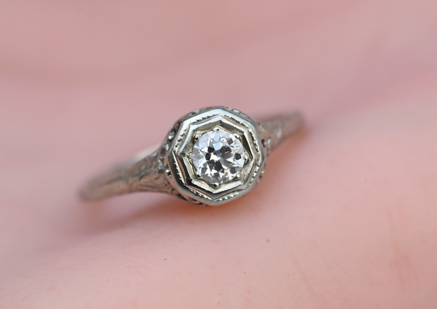 Superb Antique Art Deco Period 18K White Gold Filigree Ring with .20 ct Diamond0