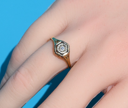 Beautiful Antique Art Deco 1920s Engagement Ring with Natural Diamond in 14K YG5
