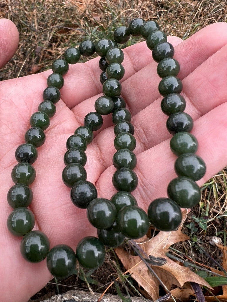 Rich Green Antique / Vintage Spinach Natural Nephrite Jade Beaded Necklace8