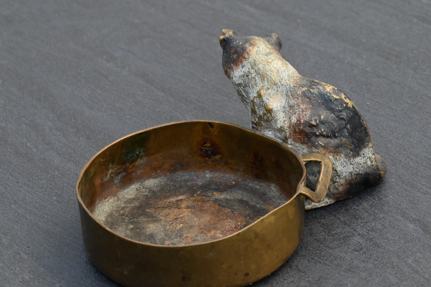 Rare & Fun Austrian Vienna Cold Painted Bronze Ashtray with Cat Holding Nose7