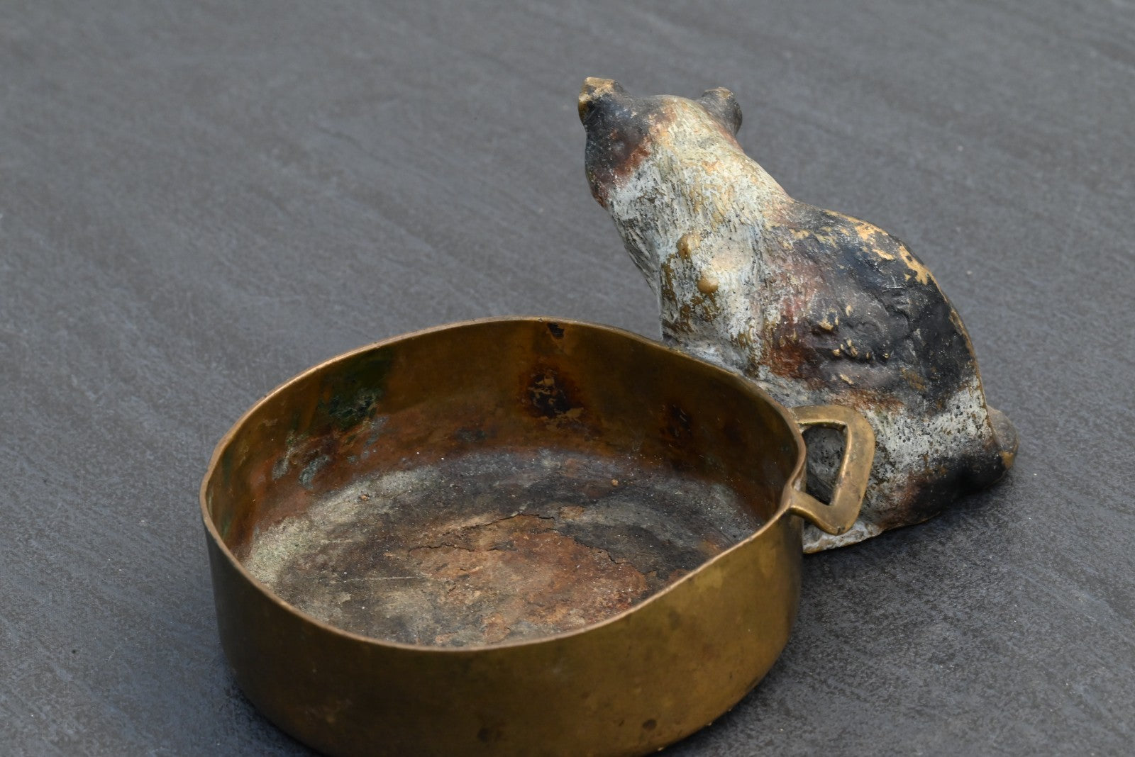 Rare & Fun Austrian Vienna Cold Painted Bronze Ashtray with Cat Holding Nose7