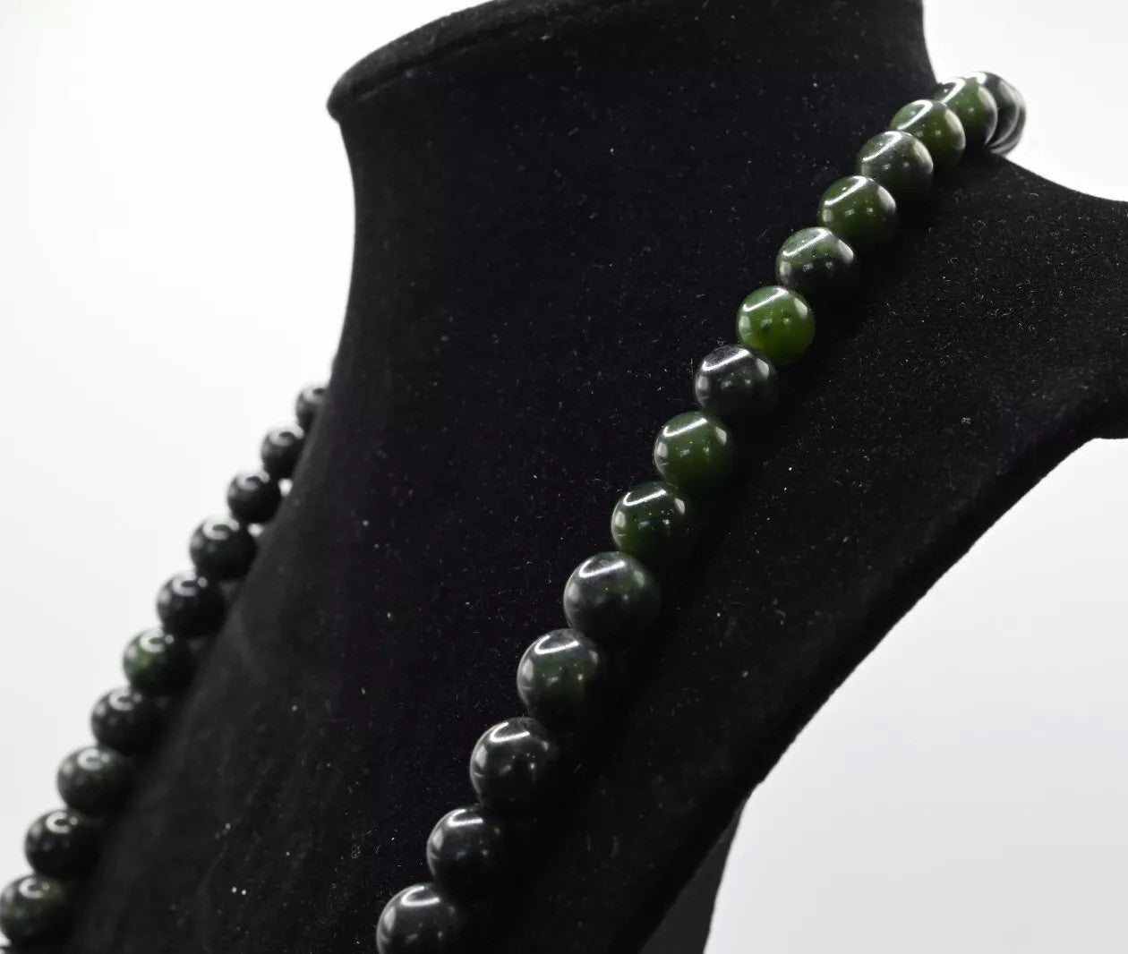Beautiful Chinese Vintage Beaded Green Spinach Jade Necklace3