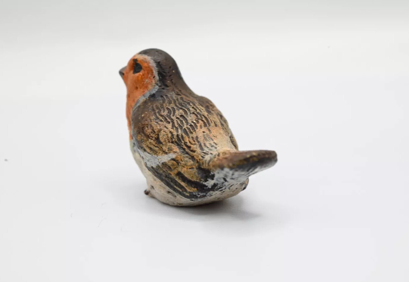 1900s Antique Austrian Vienna Cold Painted Bronze Figure of European Robin1