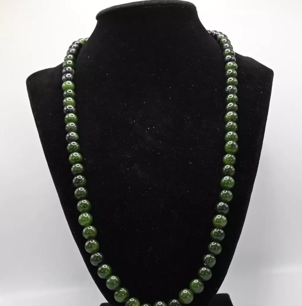 Lovely Antique / Vintage Chinese Green Jade Necklace0