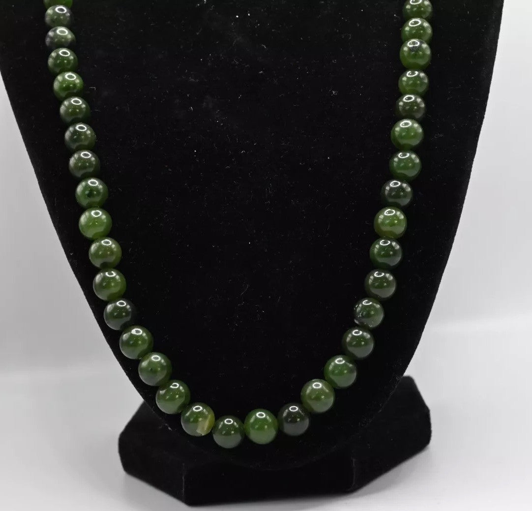 Lovely Antique / Vintage Chinese Green Jade Necklace1